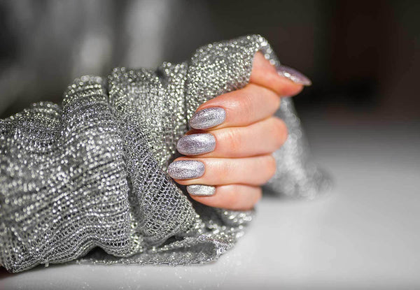 Glitter Gel Nails: A Sparkling Touch at your Fingertips