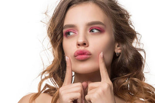 Lip Plumping Glossy Lipstick: How it Works and How to Use it